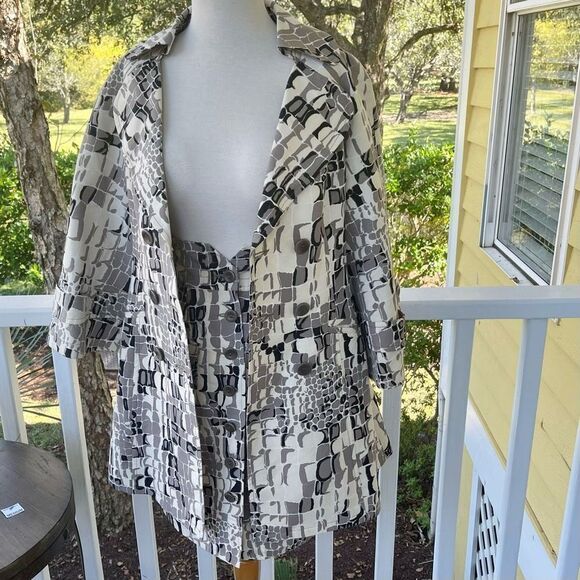 Worth Two Piece Printed Skirt Suit - Picture 4 of 6